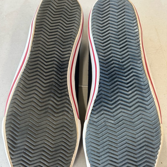 HH like new sneakers - Picture 2 of 2